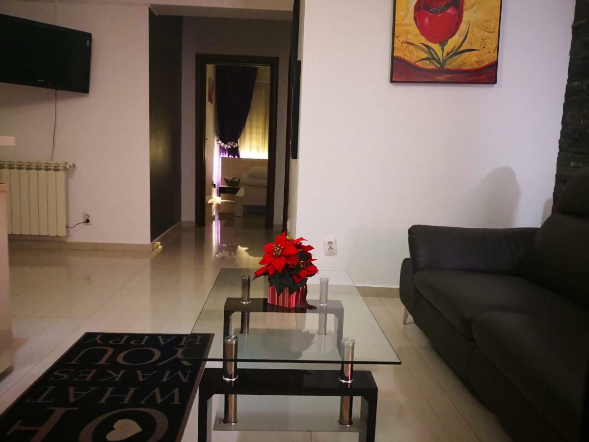 Apartament Lenus'K Apartment Bucharest Exterior photo